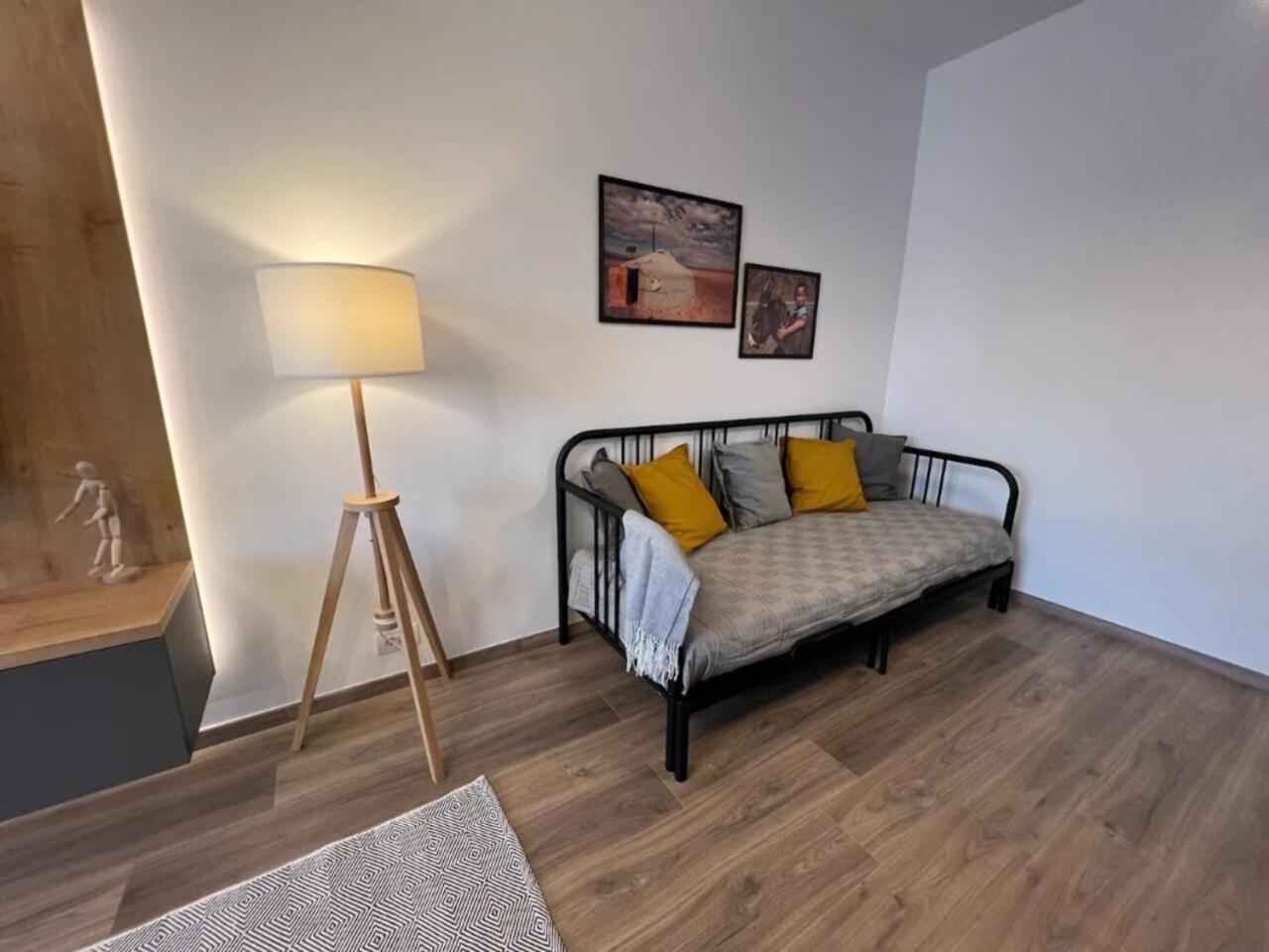 High-Rise Luxury Apartment With Free Parking Bucharest Luaran gambar