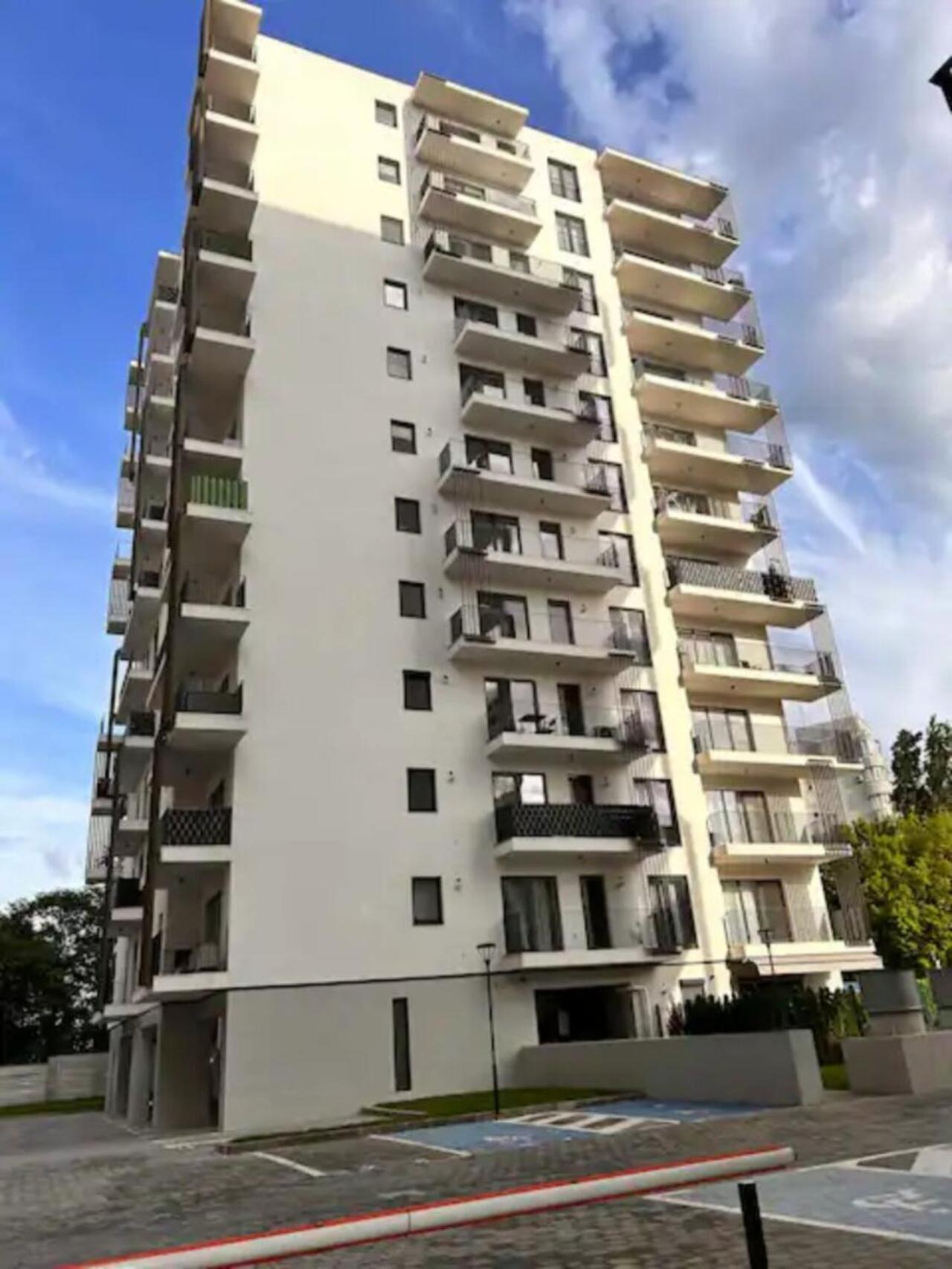 High-Rise Luxury Apartment With Free Parking Bucharest Luaran gambar