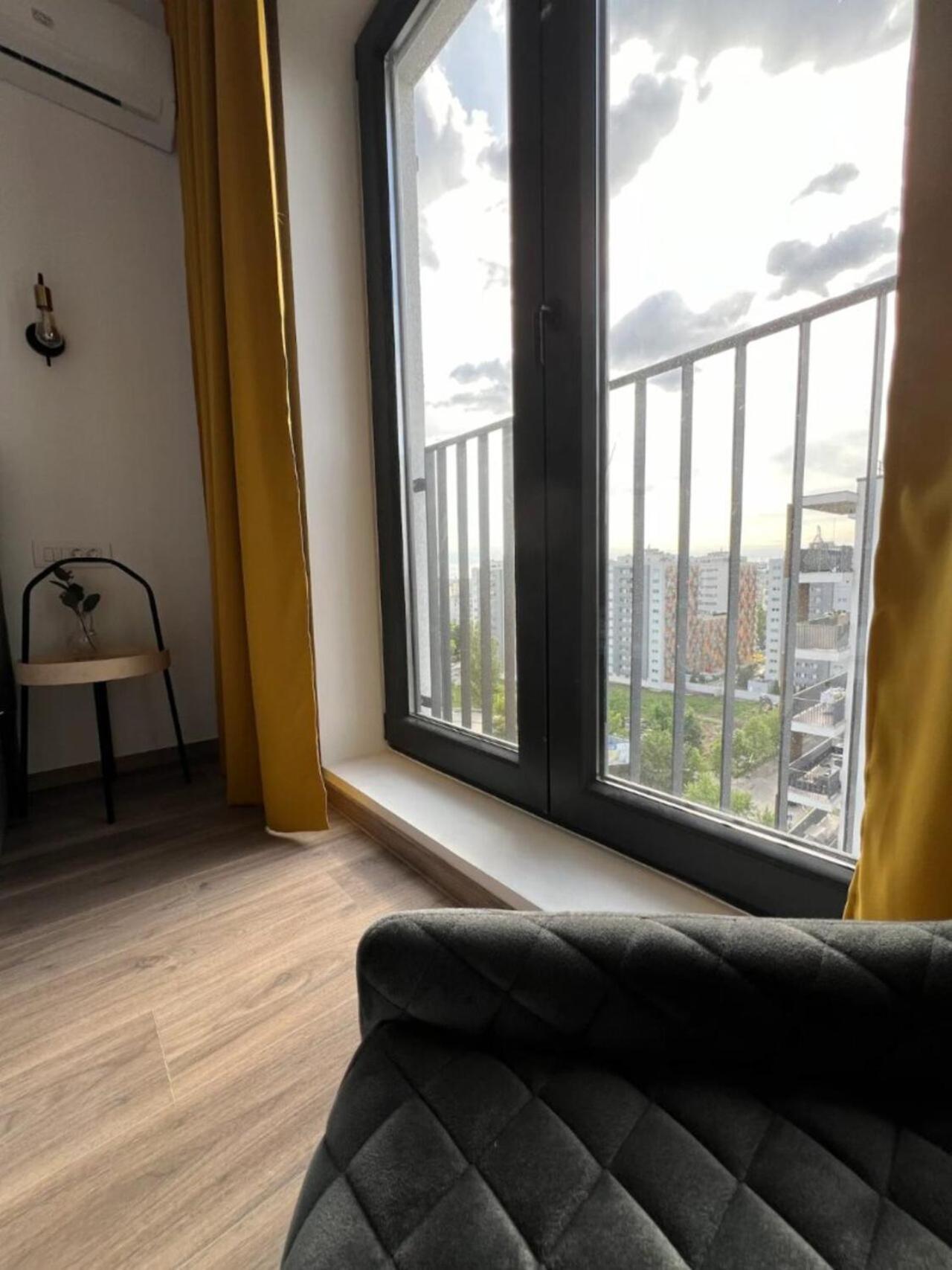High-Rise Luxury Apartment With Free Parking Bucharest Luaran gambar